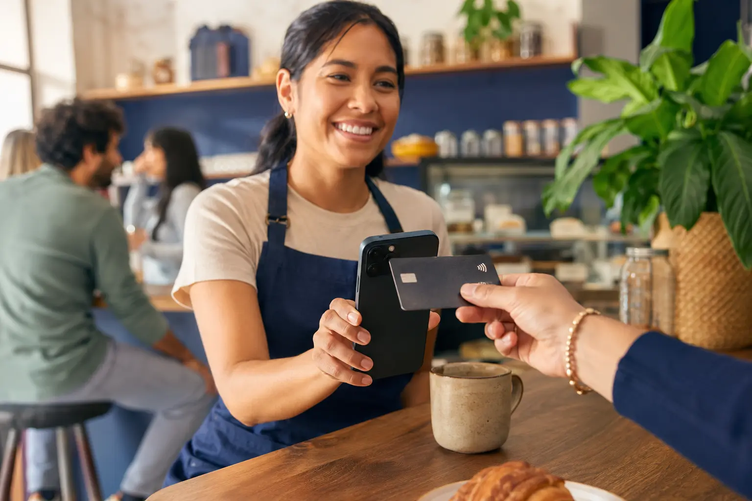 Pago sin contacto recibido directamente en un teléfono